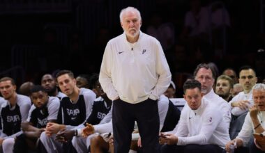 How old San Antonio Spurs head coach