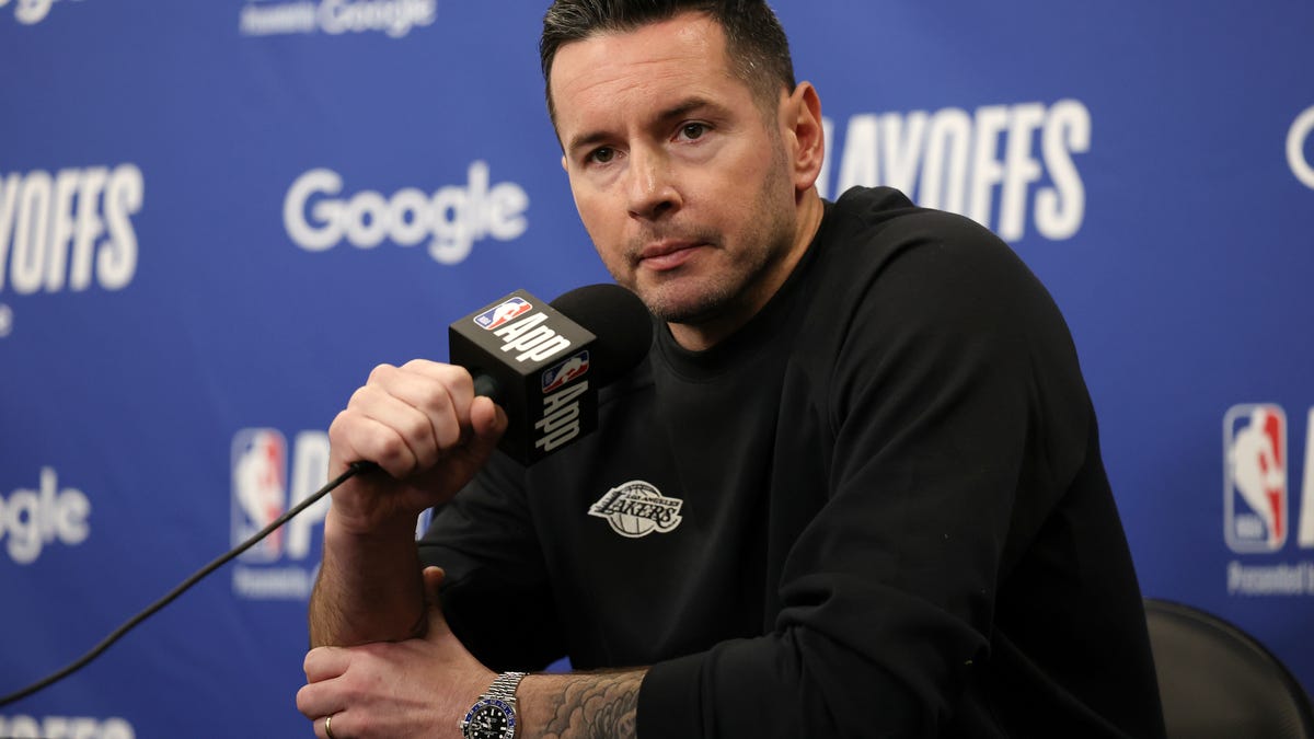 JJ Redick abruptly ends pregame press conference before Lakers' Game 5