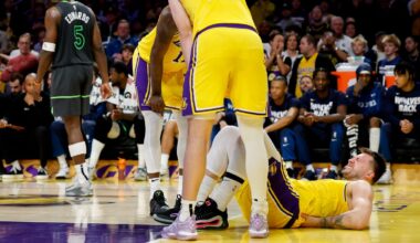Lakers star plays with injured back in exit