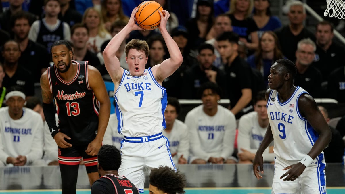 How can sharpshooter help the Sixers?