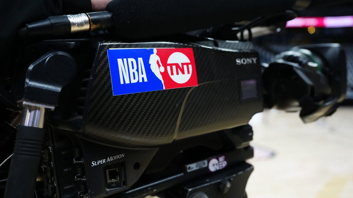 Rockets-Warriors draws near-record TV ratings for first-round Game 7