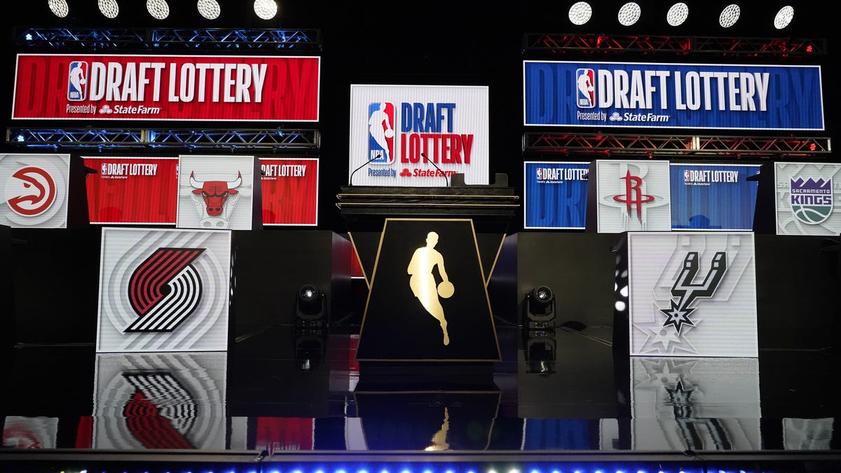 Rockets odds, top prospects, broadcast stream