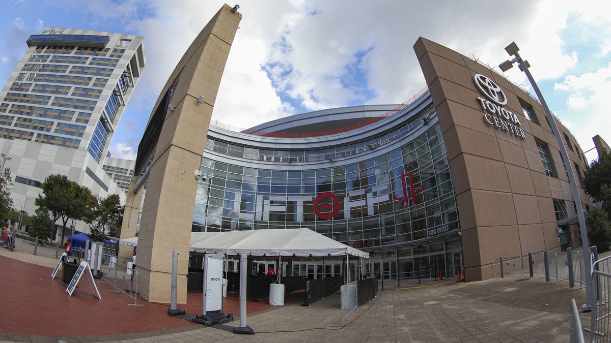Rockets, Toyota reportedly extend naming-rights deal for Houston arena