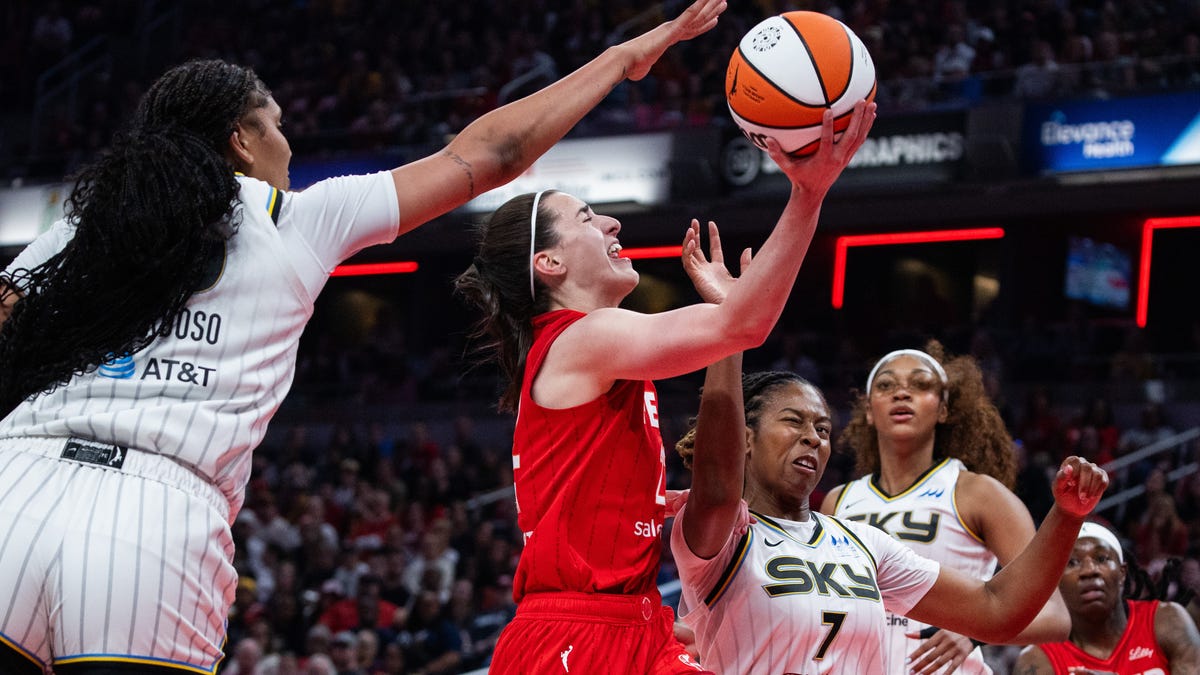 Fever vs. Sky score, highlights: Caitlin Clark records triple-double
