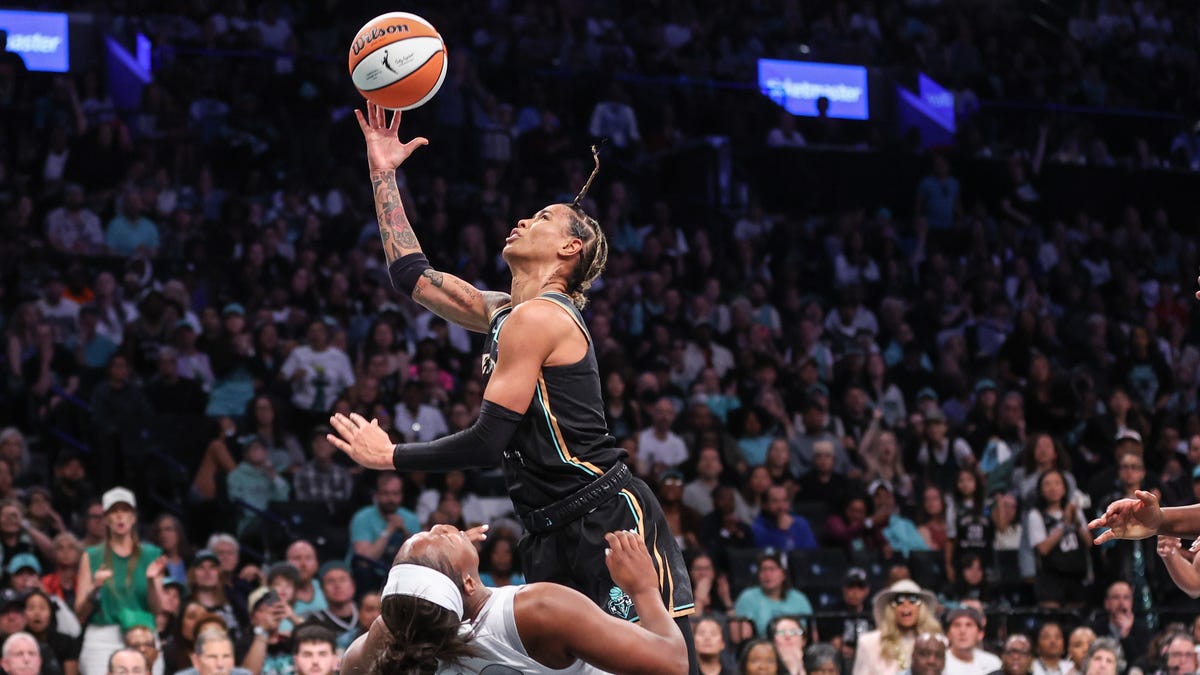 Nets' Trendon Watford gives shoutout to Liberty's Natasha Cloud