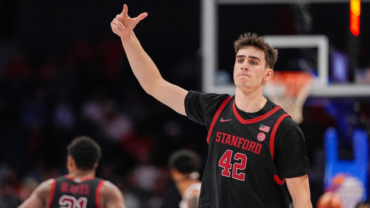 French forward Maxime Raynaud worked out with Spurs' Victor Wembanyama