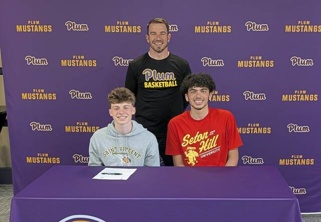 8484017_web1_pal-Plumsigning-051525 8484017_web1_pal-Plumsigning-051525