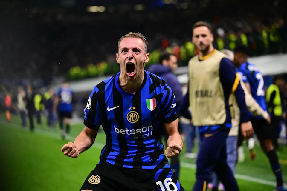 Davide Frattesi celebrates after scoring Inter's game-winner. (Marco Bertorello/AFP via Getty Images)