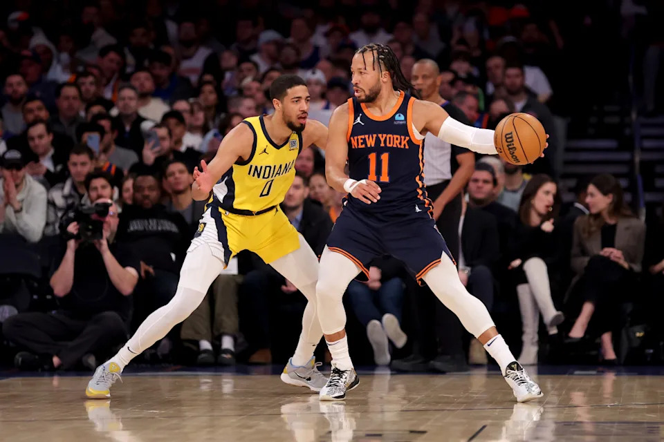 New York Knicks guard Jalen Brunson (11) controls the ball against Indiana Pacers guard Tyrese Haliburton.Brad Penner-USA TODAY Sports