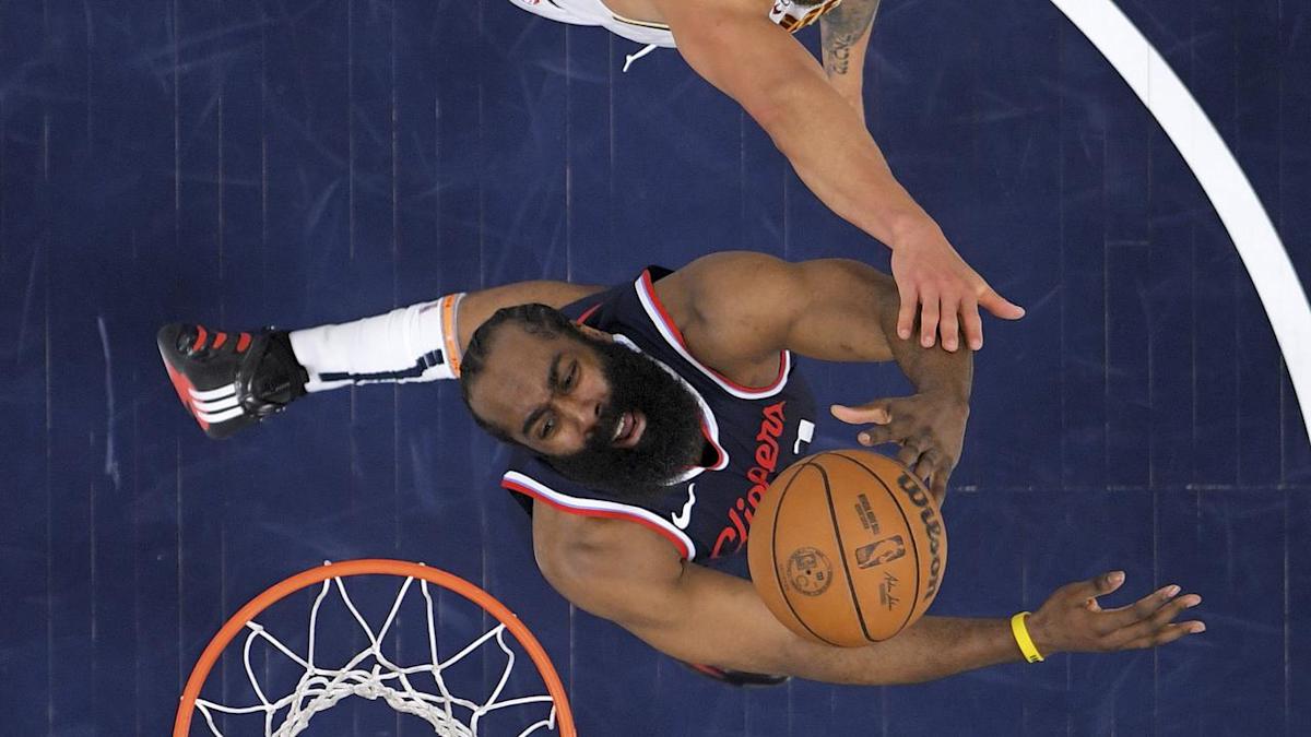 Clippers, Knicks prevail to stay alive in NBA playoffs