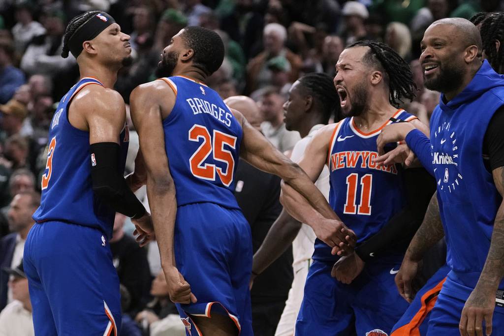 Knicks stun Celtics coming back from down 20 to steal Game 1