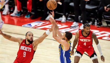 Why can Rockets hit Steph Curry's thumb without foul? NBA rules explained