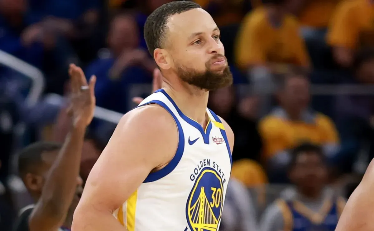 Former Stephen Curry teammate makes surprising bet on Dallas Mavericks chance to keep Cooper Flagg