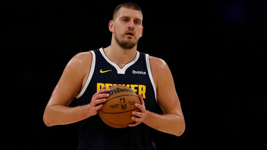 Nikola Jokic playing a game at the Crypto.com