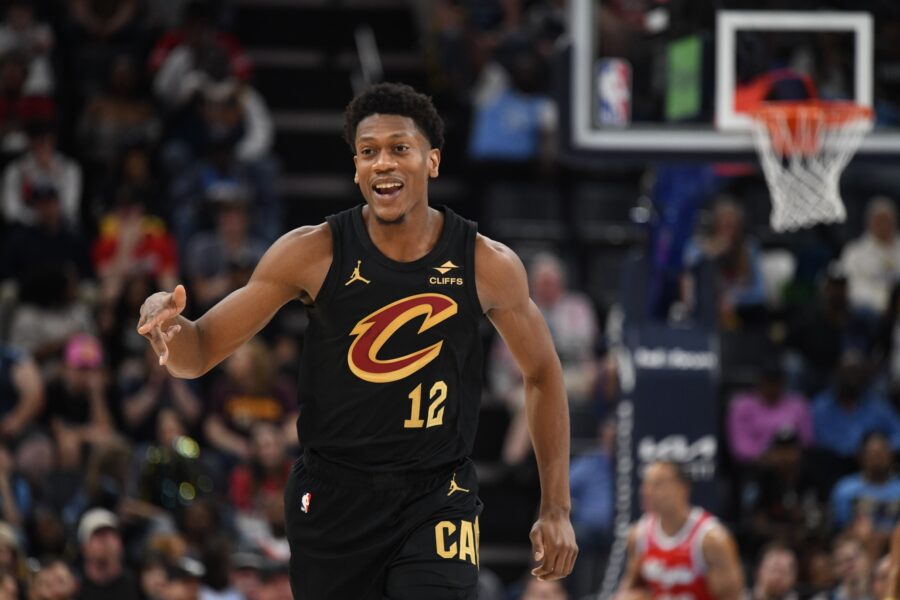 Central Notes: Hunter, Giannis, Mathurin, Nesmith, Pistons