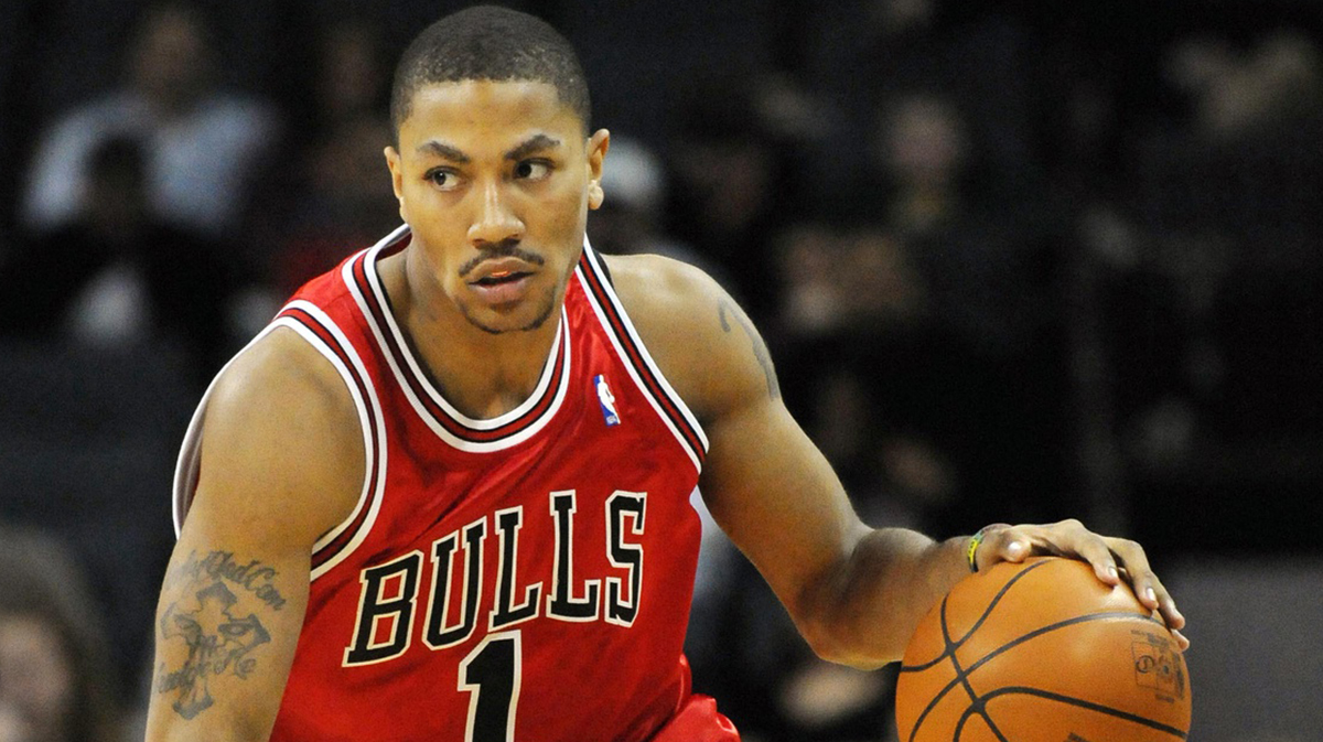 Chicago Bulls guard Derrick Rose (1) brings the ball up court against the Charlotte Bobcats at Time Warner Cable Arena. Bobcats win 113 to 108.