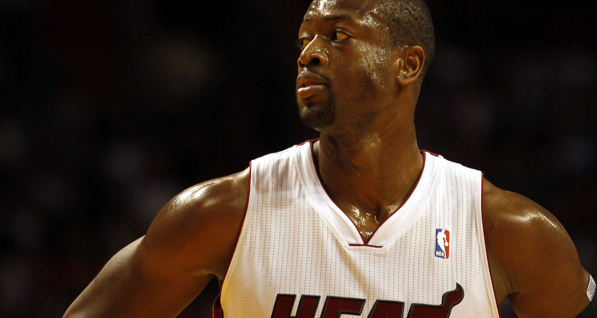 Dwyane Wade was very tempted to join one team instead of Miami Heat, he even tried on the jersey in the mirror