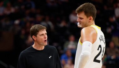 Head Coach Will Hardy of the Utah Jazz talks to Walker Kessler #24 Jazz mailbag...