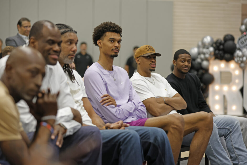 San Antonio Spurs Stephon Castle Named Rookie Of The Year