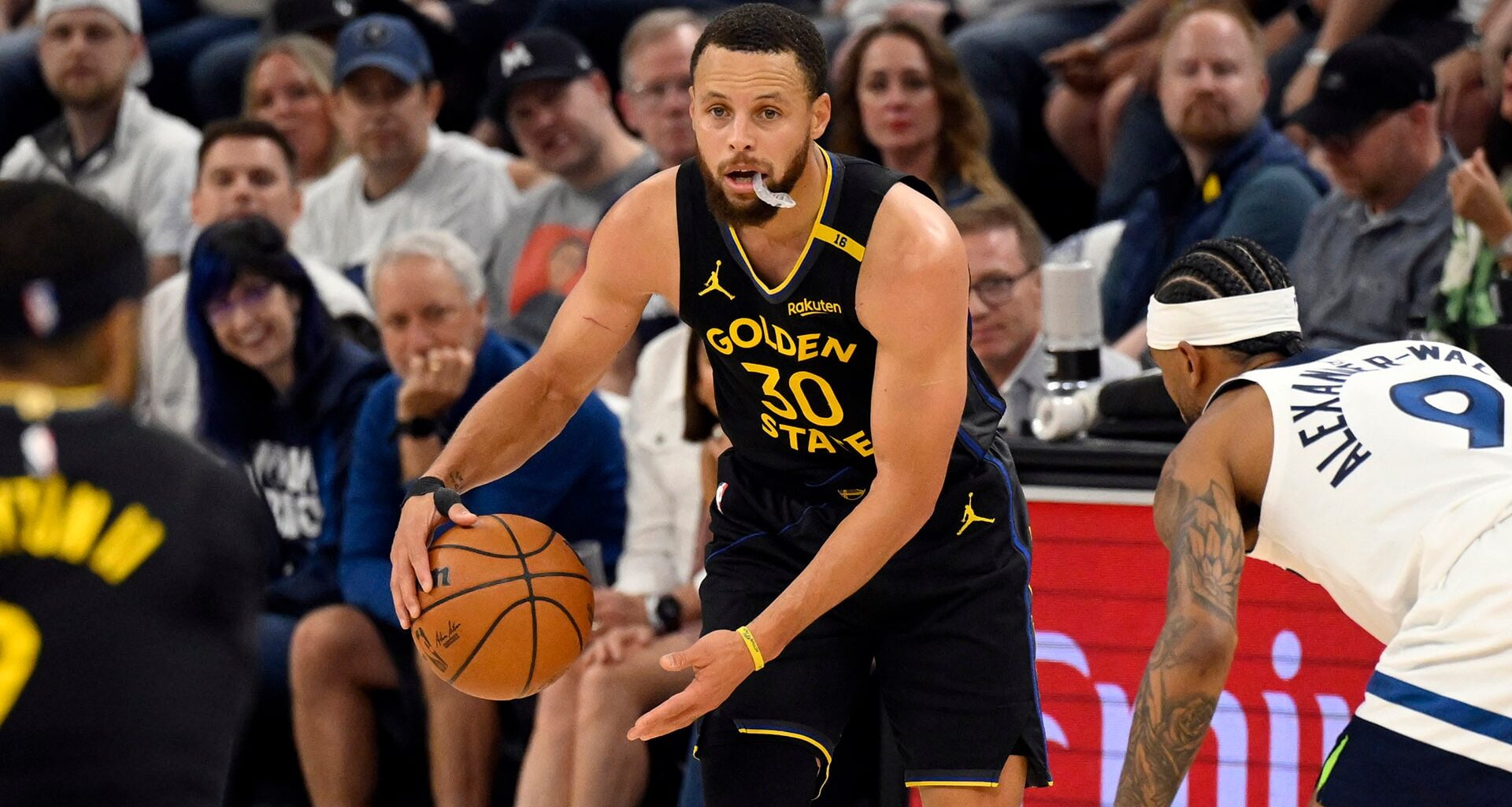 Stephen Curry leaves Warriors’ opener with strained hamstring, putting series in question