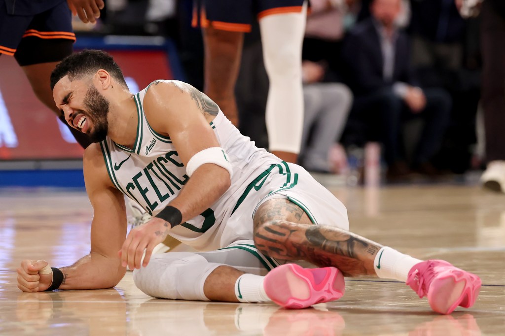 Knicks stars share 'prayers' for Celtics standout