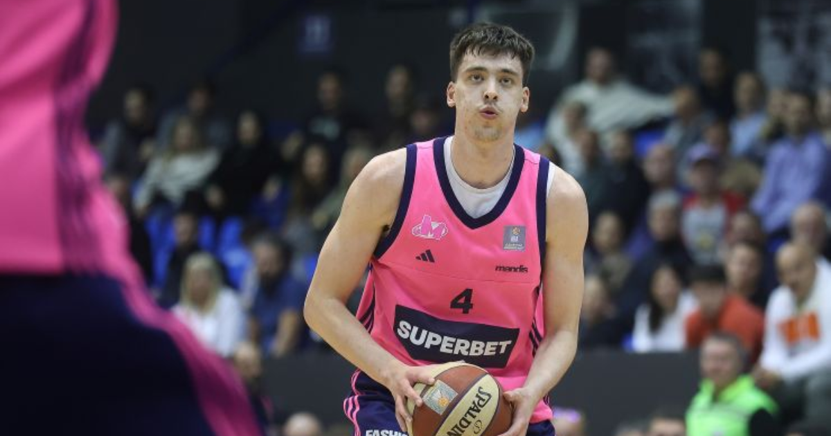 Dean Rueckert at EYBL  (Photo via Jack Pilgrim, KSR)