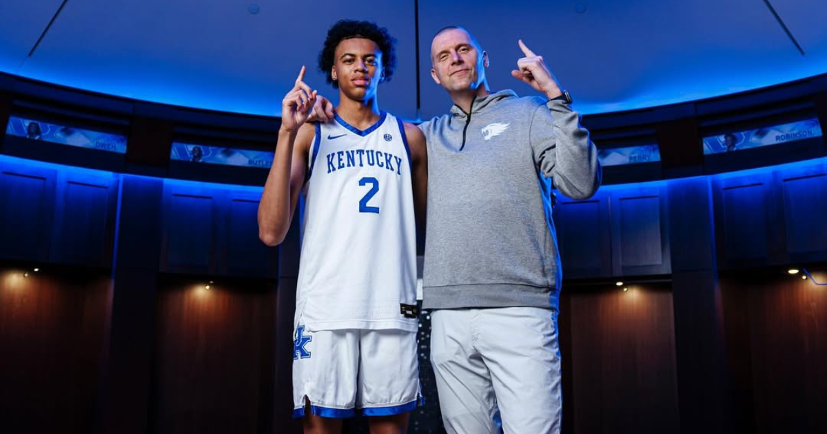 Braydon Hawthorne commits to Kentucky (Photo via UK Athletics)