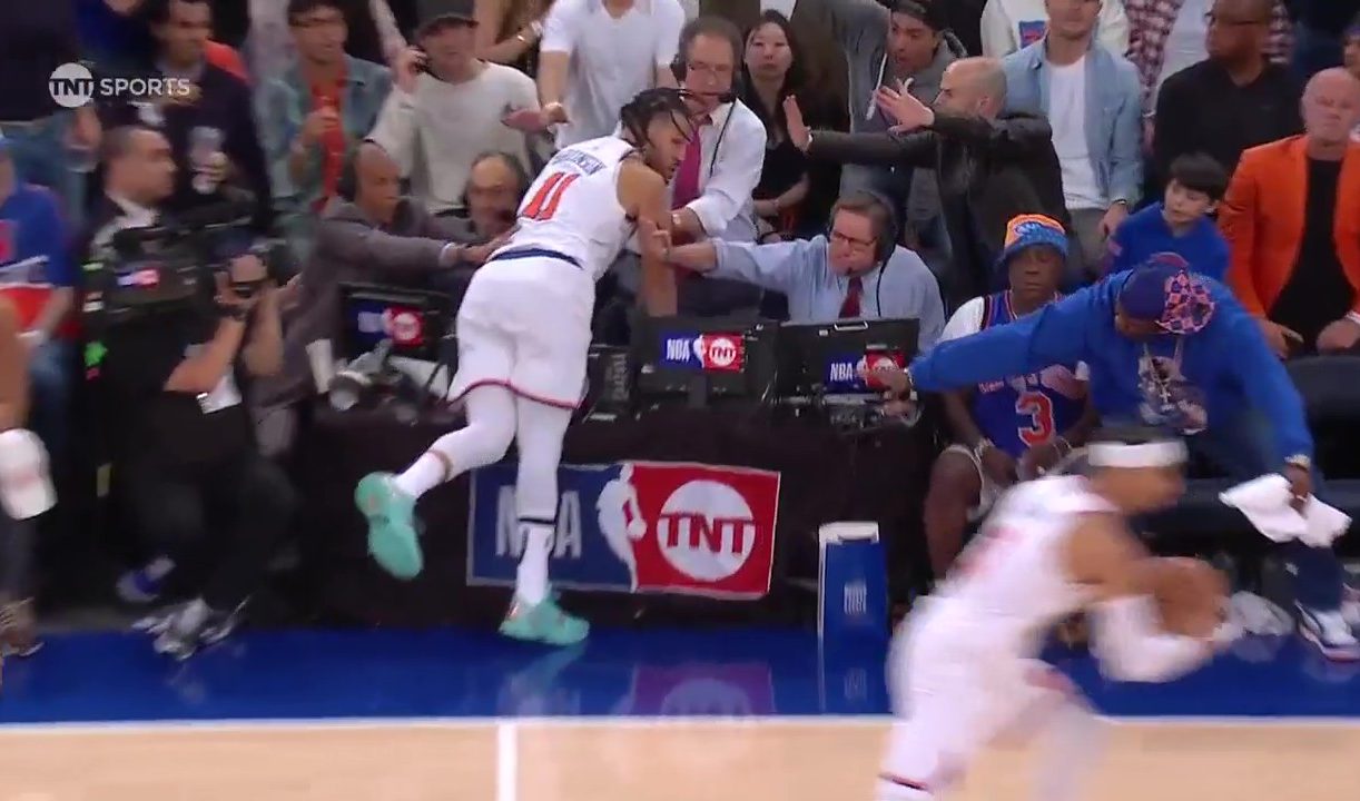 Kevin Harlan calls wild Pacers-Knicks sequence: 'I'm wet, I'm dirty'