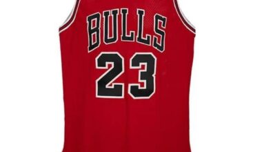 Michael Jordan 1992-93 Bulls Jersey Sells For $2.6M At…