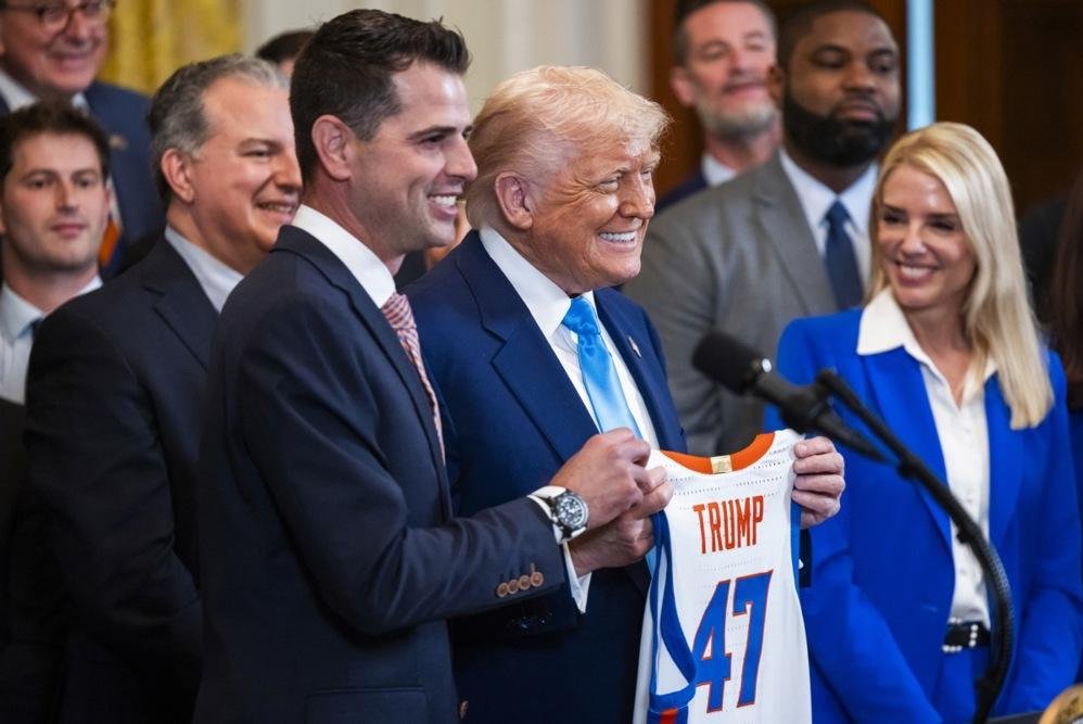NCAA basketball champion Florida Gators visit Trump at White House
