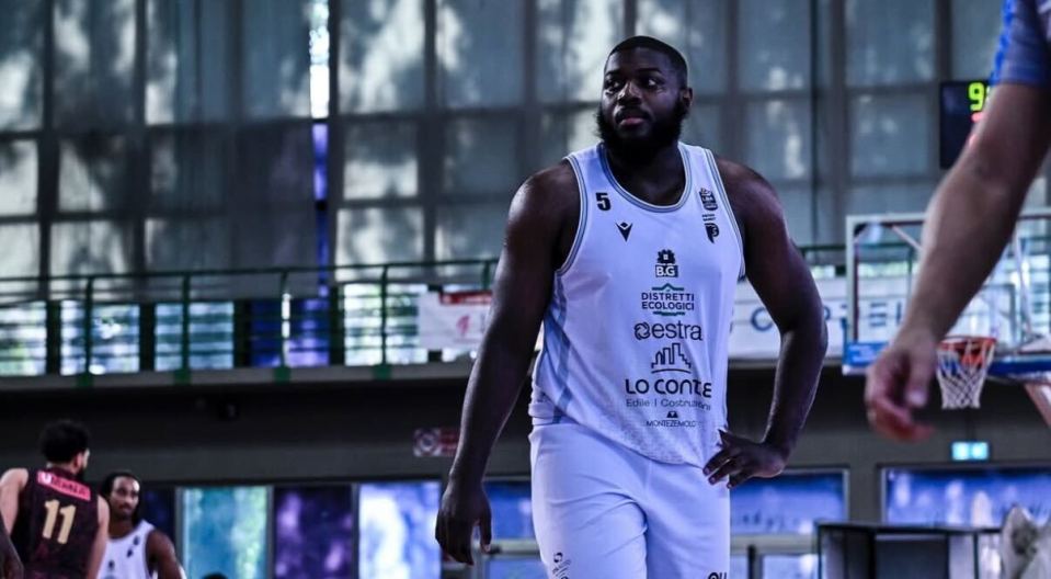 He has previously opened up on the struggles of playing with a legend like Curry