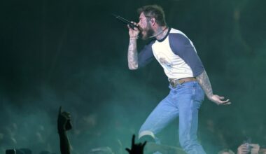 Post Malone Brings Out Allen Iverson for 'White Iverson' Performance