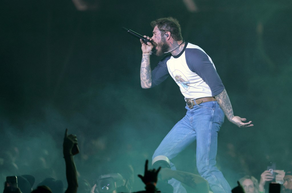 Post Malone Brings Out Allen Iverson for 'White Iverson' Performance