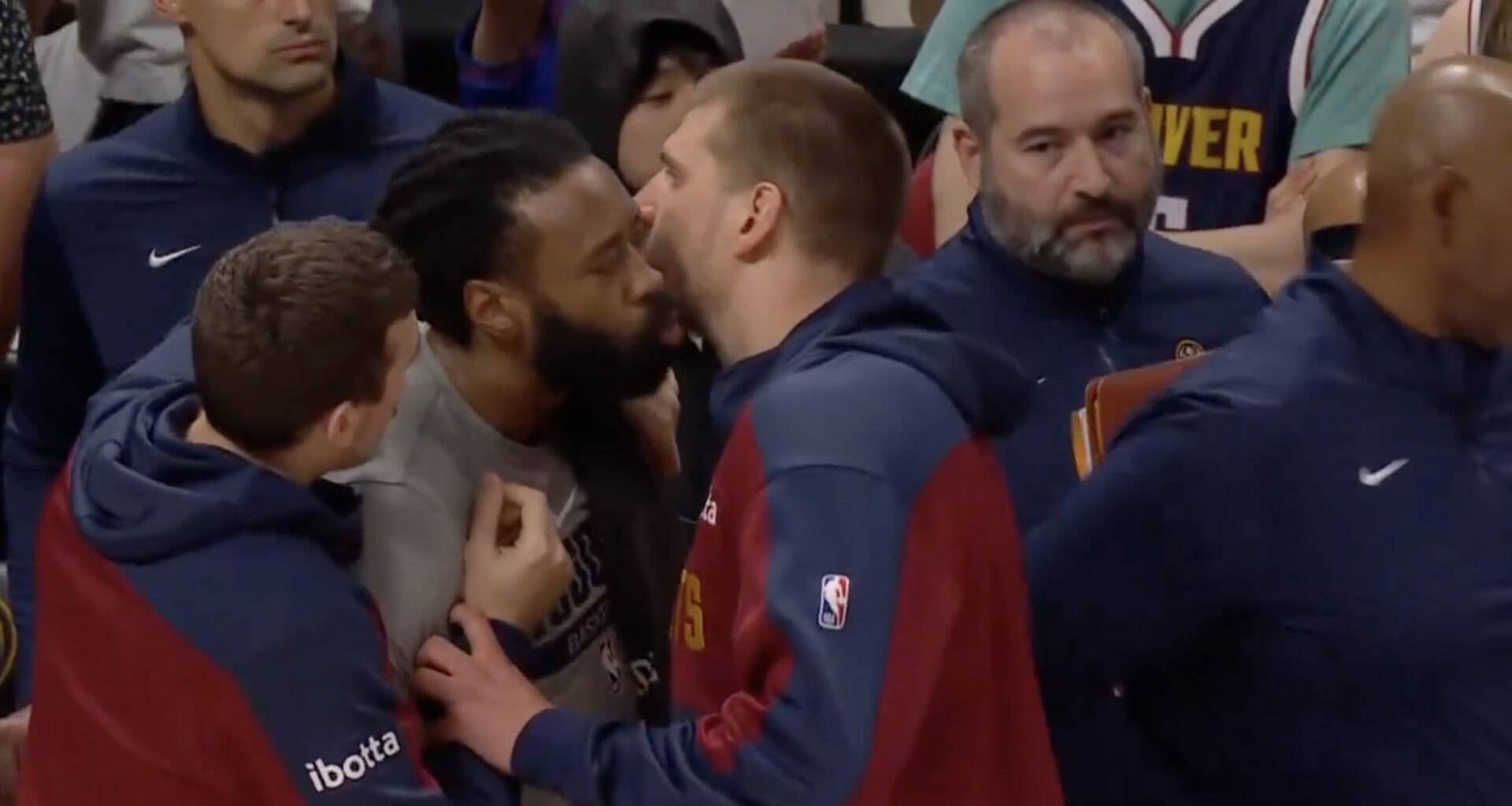 Charles Barkley jokes about Nikola Jokić kissing DeAndre Jordan