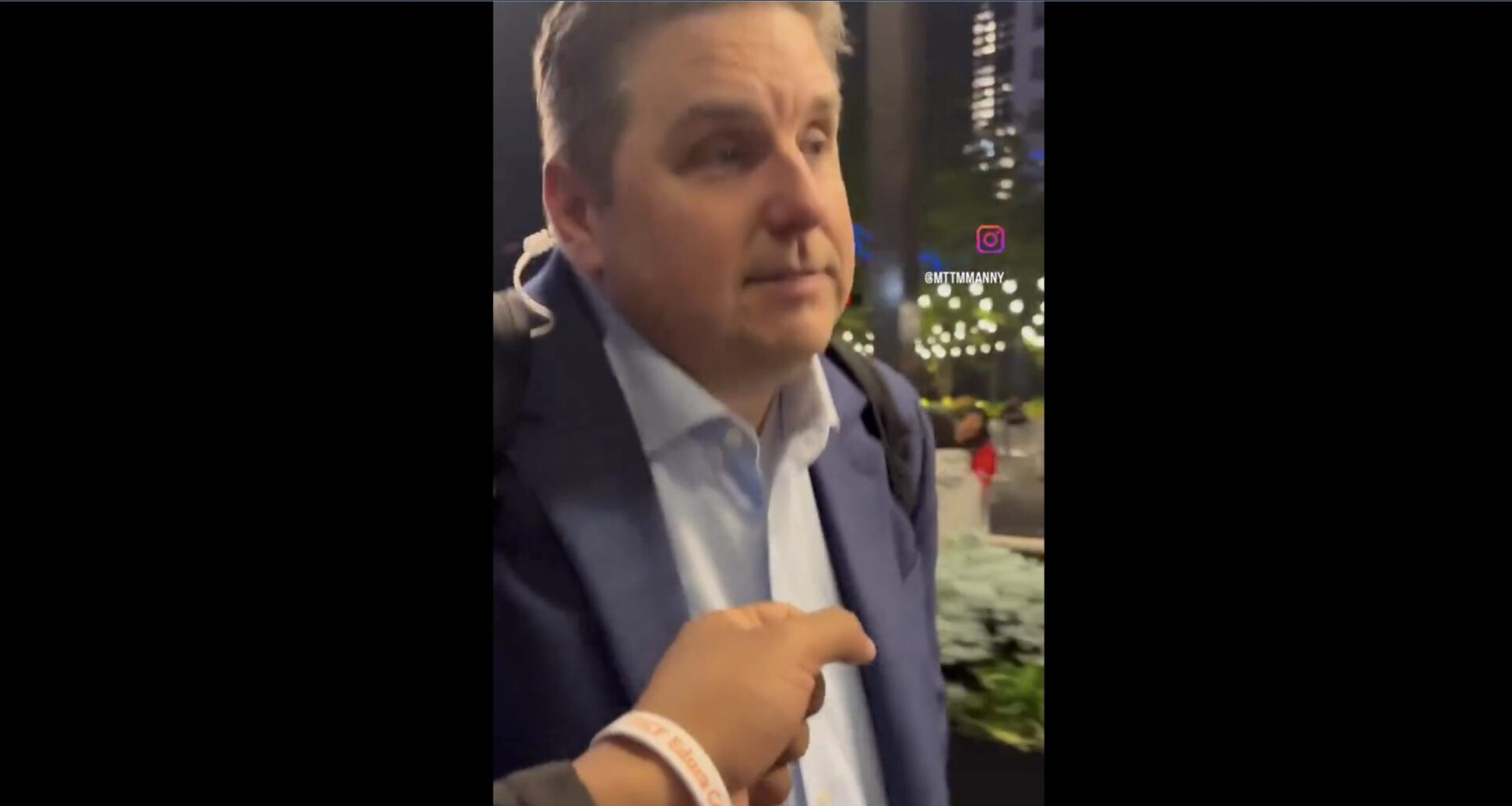 Knicks fans pelted ESPN's Brian Windhorst with garbage