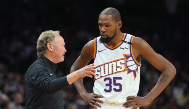 Kevin Durant wins Magic Johnson Award