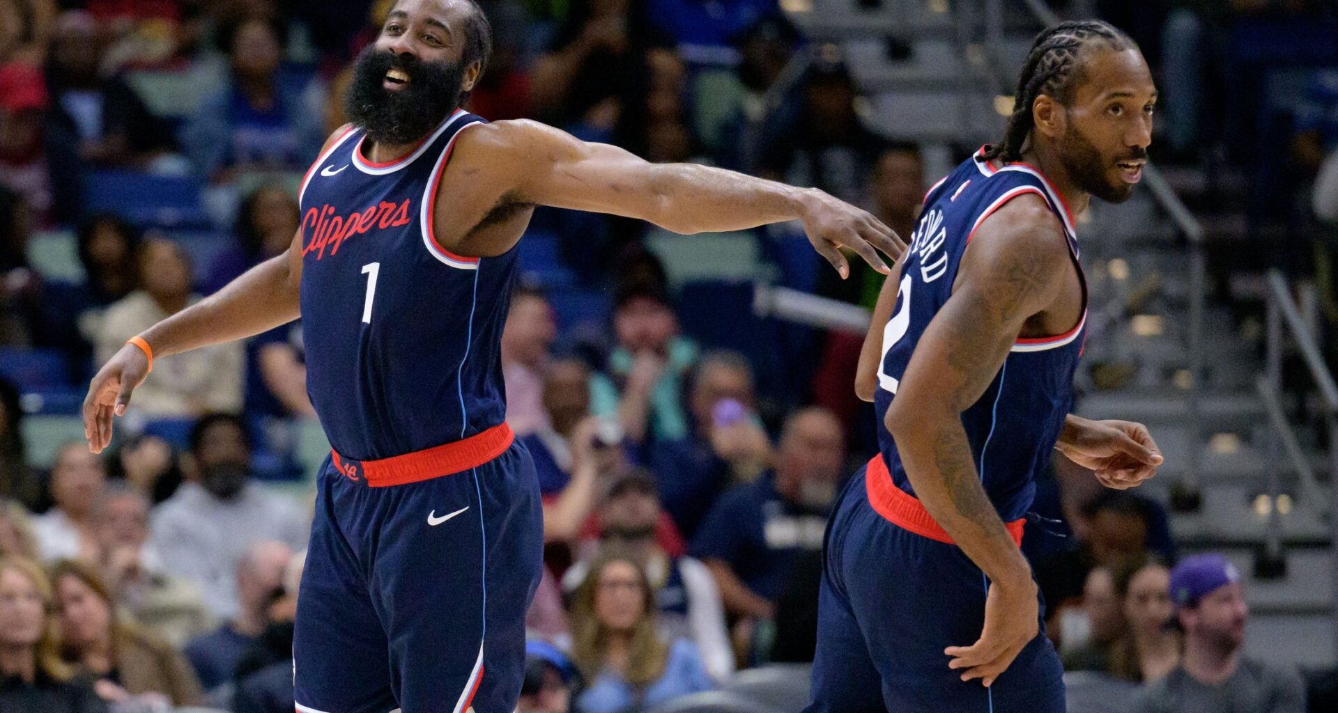 Los Angeles Clippers forward Kawhi Leonard (2) and Los Angeles Clippers guard James Harden