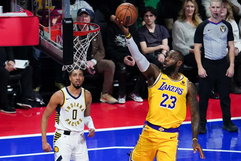 LeBron James and Tyrese HaliburtonKyle Terada-USA TODAY Sports