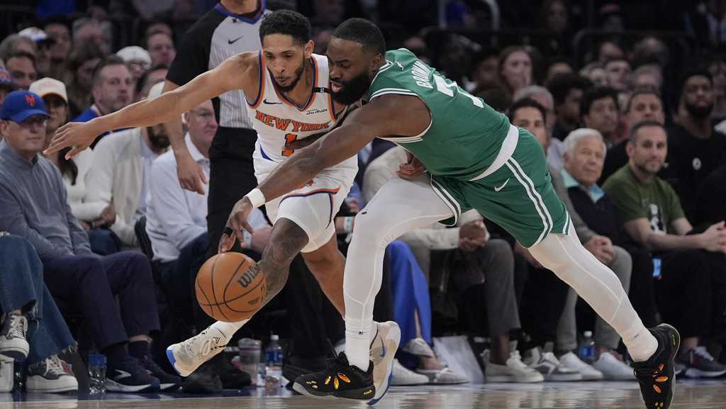 Celtics beat Knicks 115-93 in Game 3, bringing the series to 2-1