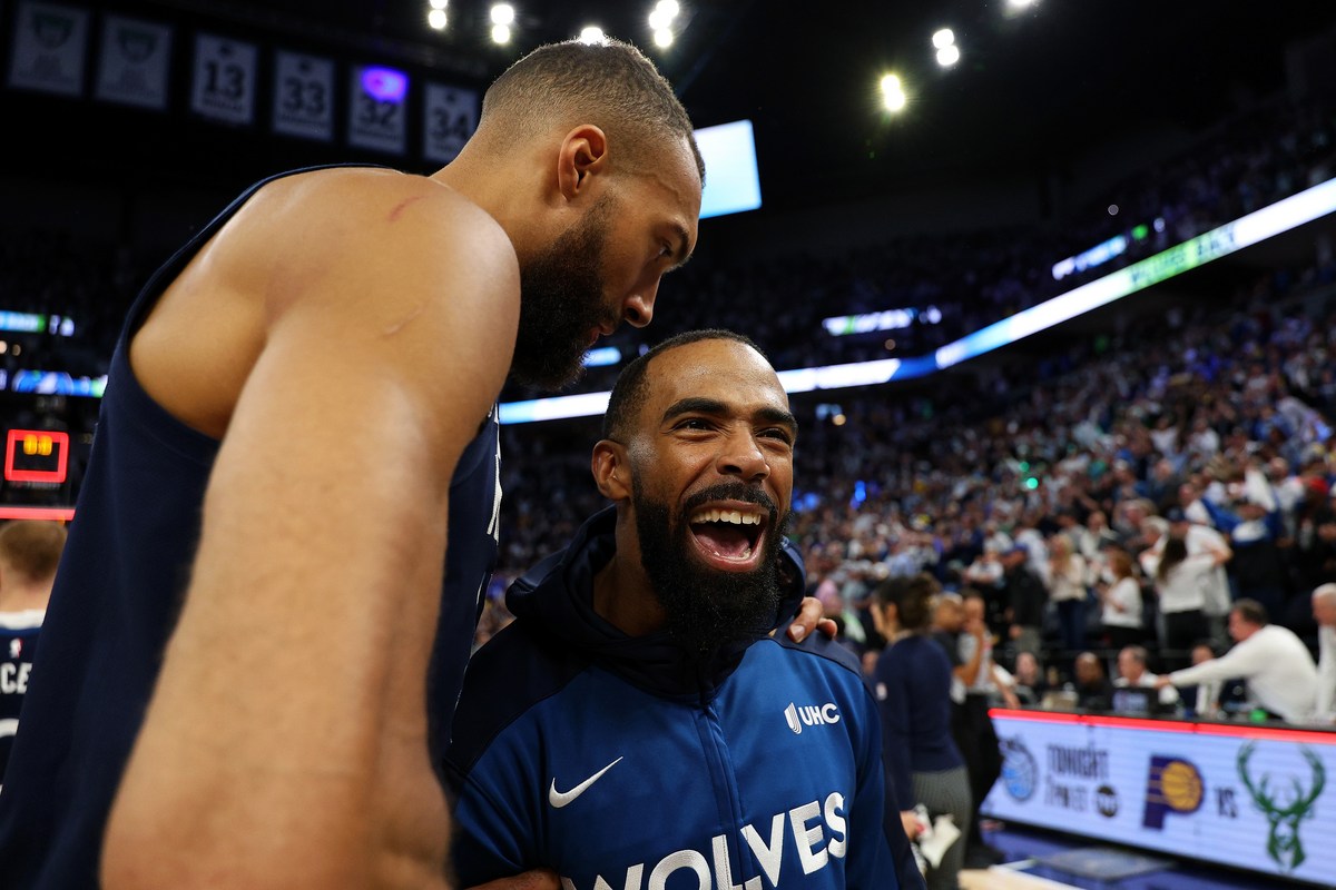 Former Jazz Players Still In Postseason