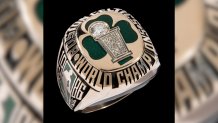 1986 Bill Walton Boston Celtics NBA Championship ring. (Walton's Second NBA Championship)(NBA Sixth Man of the Year Award Season)(Walton Collection Photomatch).