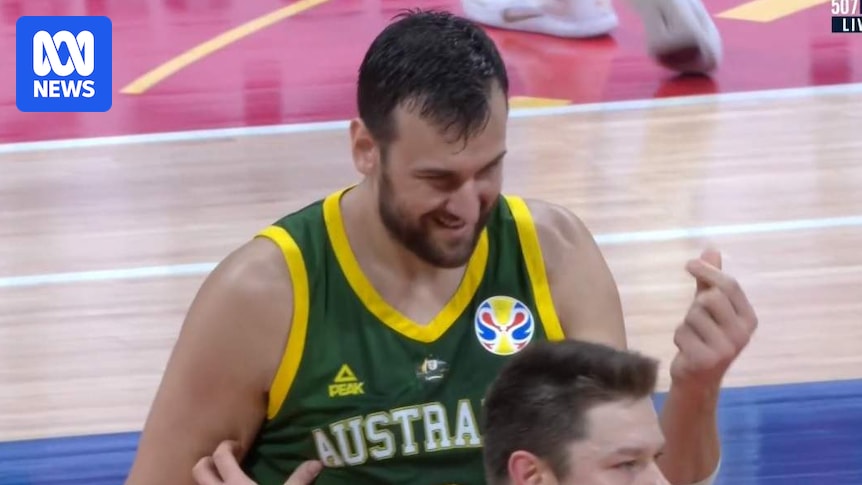 Andrew Bogut enters international basketball hall of fame after illustrious NBA, Boomers career