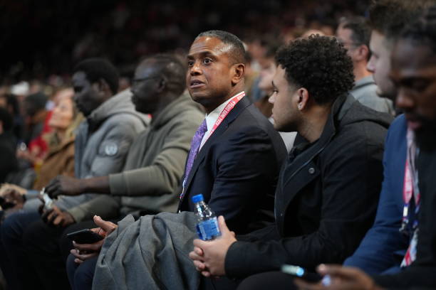 Sacramento Kings officially name B.J. Armstrong assistant GM