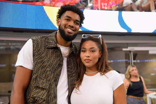 Karl Anthony tTowns and Jordyn Woods (Image via Getty) Karl Anthony tTowns and Jordyn Woods