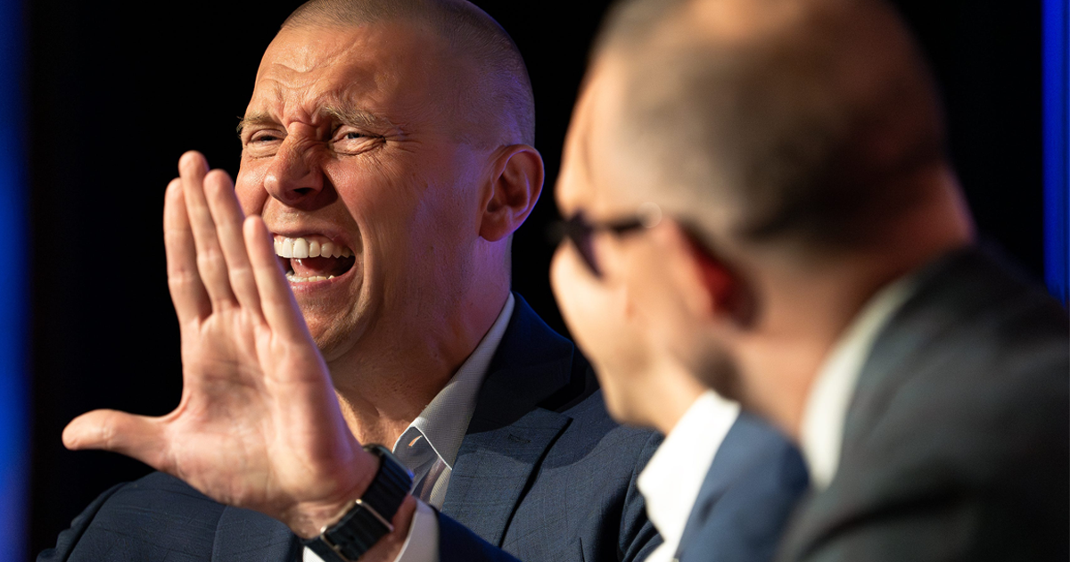 Artis Gilmore looks on as Kentucky Colonels fans celebrate the 1975 ABA Championship, via Tom Patterson -USA TODAY NETWORK