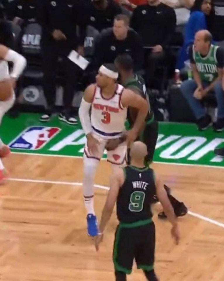 Josh Hart of the New York Knicks playing basketball.