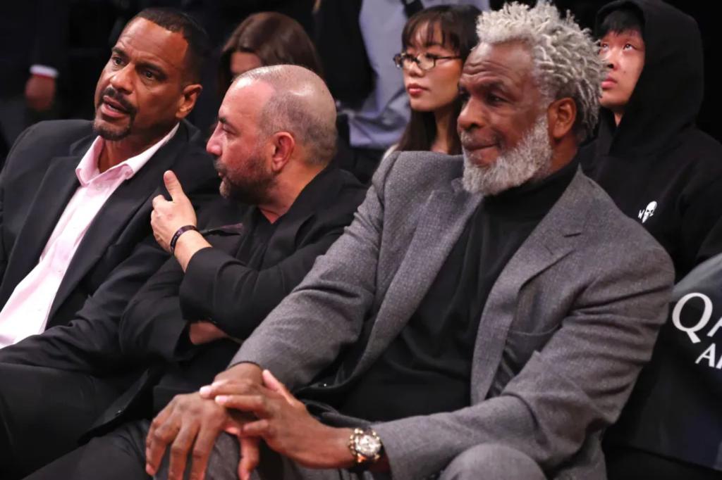 Charles Oakley rooting for Knicks to reach finals despite MSG exile