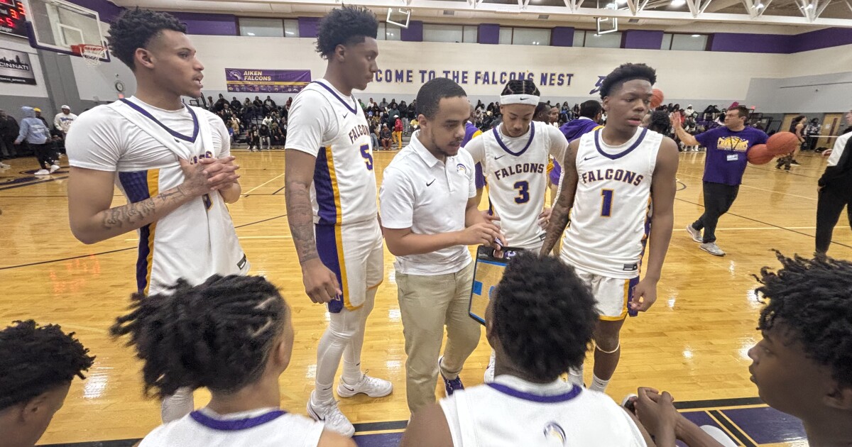 Aiken High School names Sean Davis as boys basketball coach