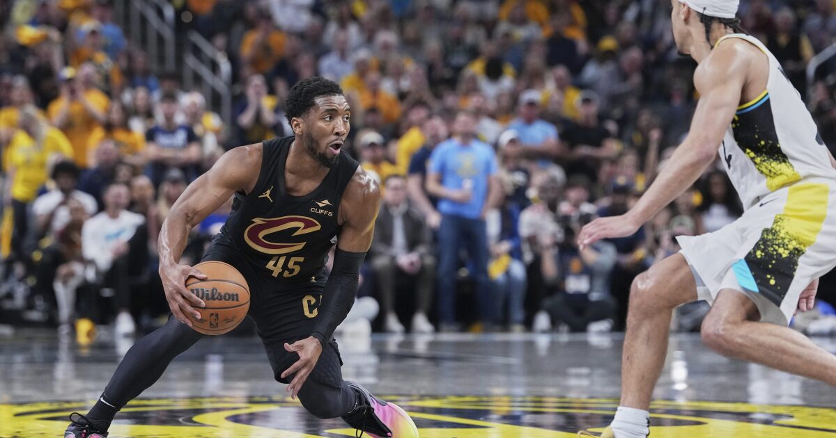 Cavs' Donovan Mitchell questionable for Game 5