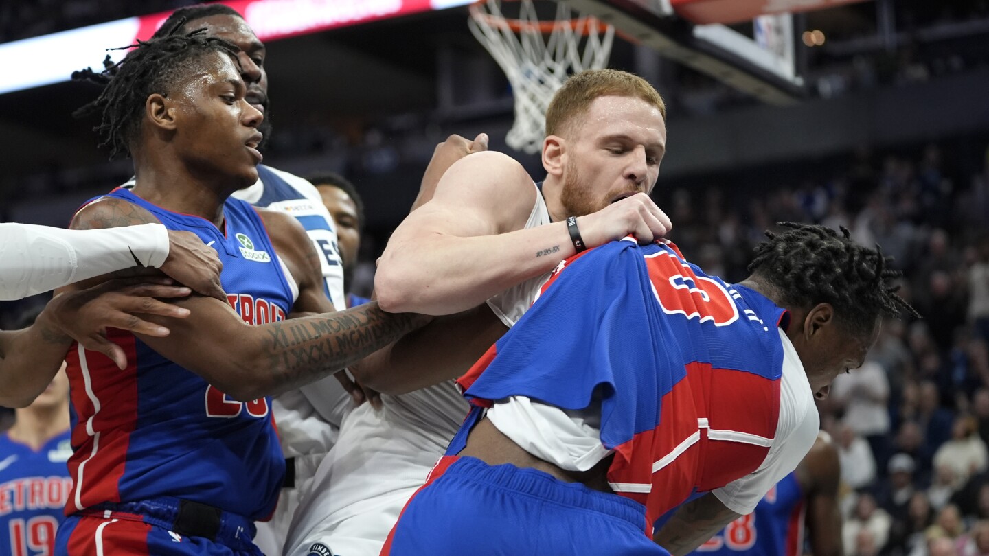 5 players and 2 coaches ejected after a fight breaks out in Timberwolves' win over Pistons